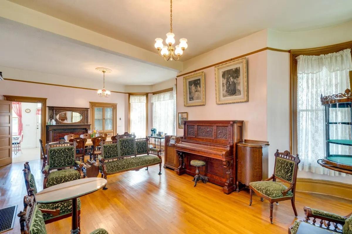 Hill House Guest house *